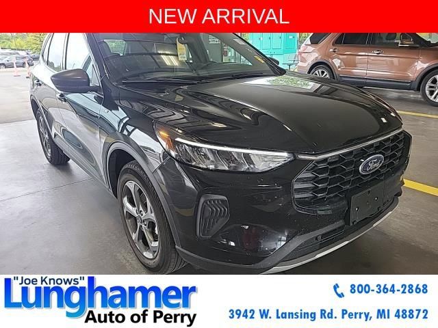 Used 2025 Ford Escape ST-Line AWD/4WD image 1