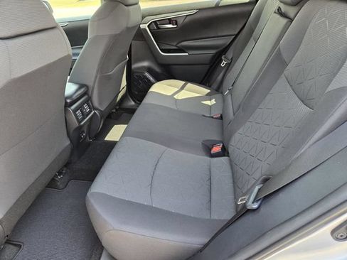Used 2021 Toyota RAV4 XLE w/ Convenience Package FWD image 28