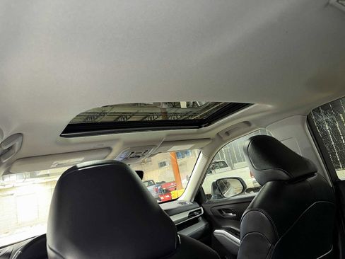 Used 2022 Toyota Highlander XLE AWD/4WD image 26