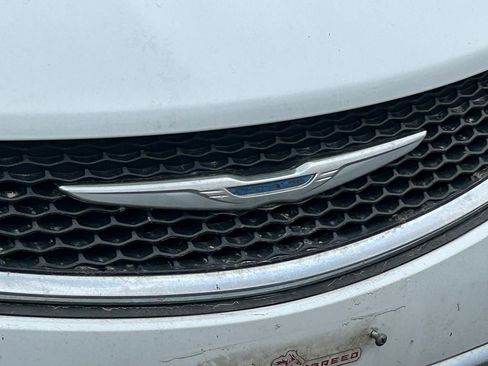 Used 2015 Chrysler 200 C image 10