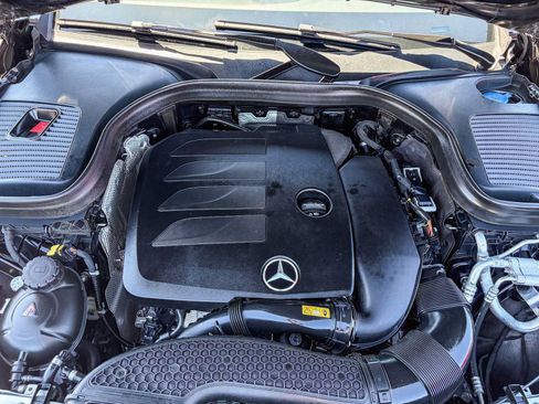 Used 2022 Mercedes-Benz GLC 300 4MATIC image 25