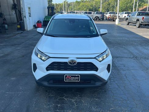 Used 2025 Toyota RAV4 XLE AWD/4WD image 7
