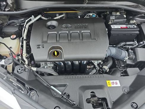 Used 2021 Toyota C-HR LE FWD image 30