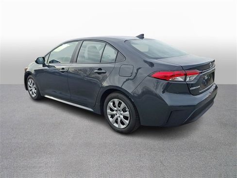 Used 2025 Toyota Corolla LE image 6