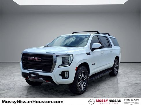 Used 2024 GMC Yukon XL AT4 w/ Technology Package AWD/4WD image 4