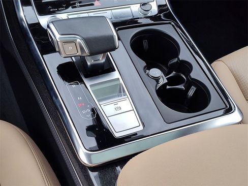 Used 2023 Audi Q7 3.0T Prestige image 31