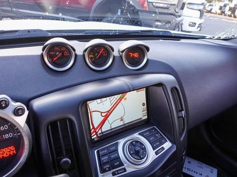 Used 2015 Nissan 370Z Touring image 19