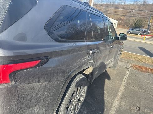 Certified 2023 Toyota Sequoia Platinum image 3