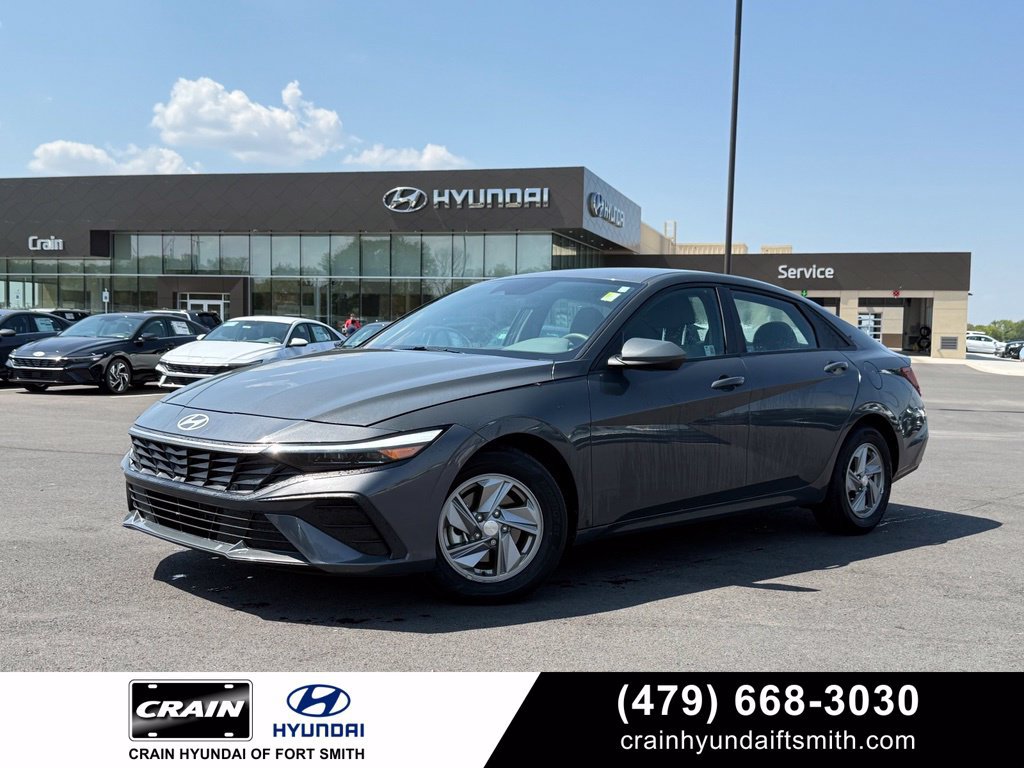 Used 2024 Hyundai Elantra SE FWD image 1