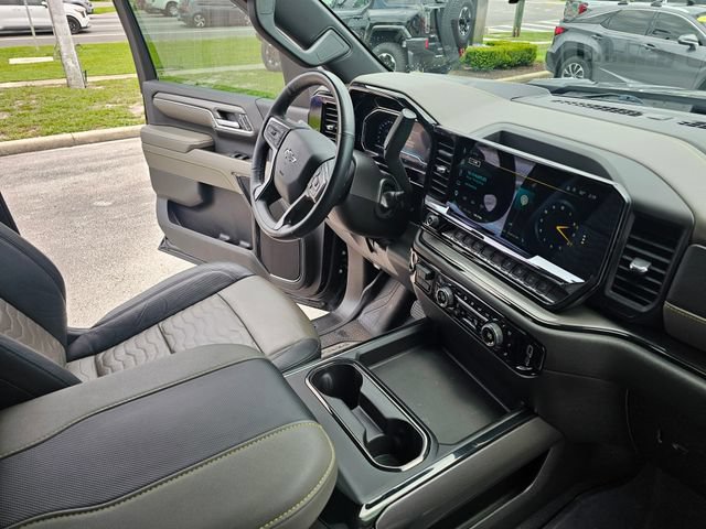 Used 2024 Chevrolet Silverado 2500 ZR2 w/ Technology Package AWD/4WD image 23