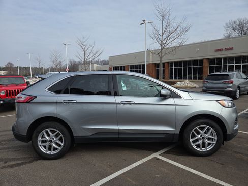 Used 2024 Ford Edge SEL image 6