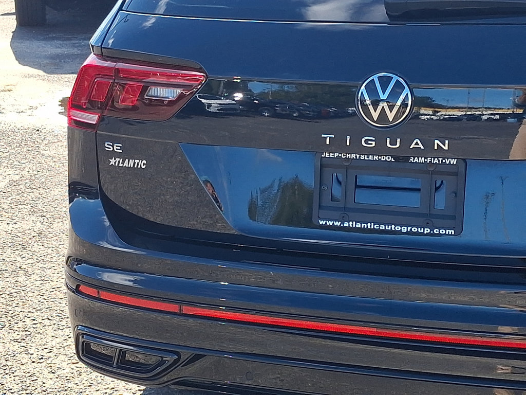 Used 2024 Volkswagen Tiguan SE R-Line AWD/4WD image 16
