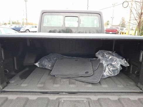 Used 2022 Jeep Gladiator Sport image 18