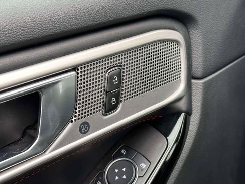 Used 2023 Ford Explorer ST-Line w/ Class IV Trailer Tow Package image 17