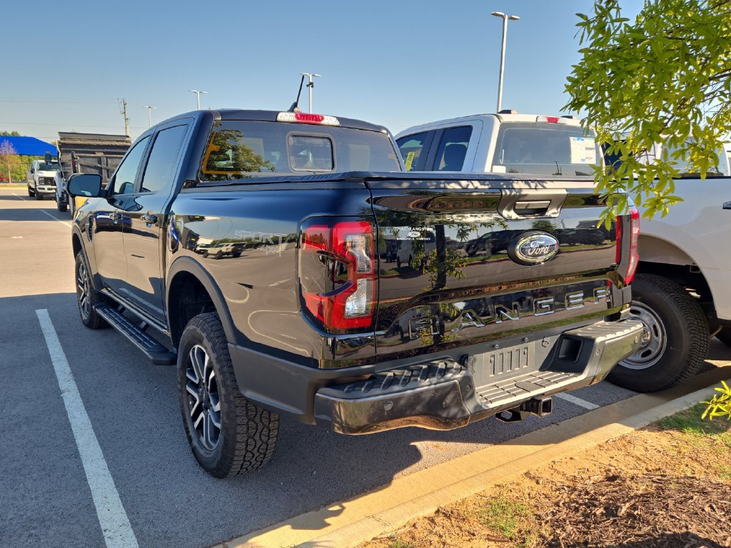 Used 2025 Ford Ranger Lariat w/ Trailer Tow Package AWD/4WD image 2