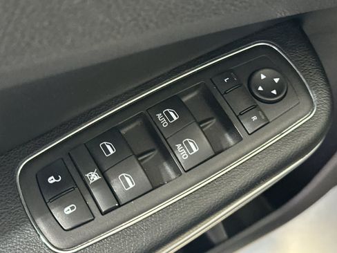 Used 2023 Chrysler 300 S RWD image 14
