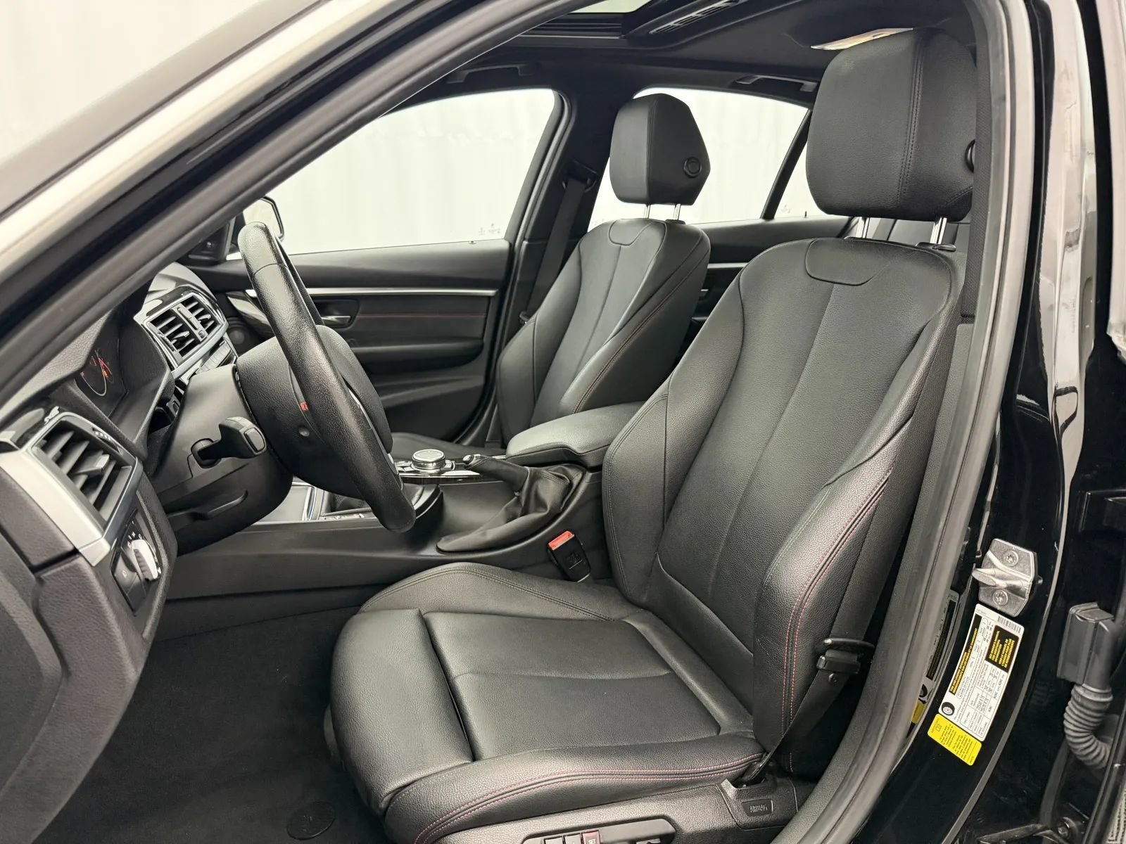 Used 2016 BMW 340i Sedan RWD image 3