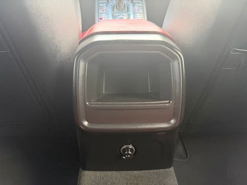 Used 2015 Porsche Macan Turbo image 24