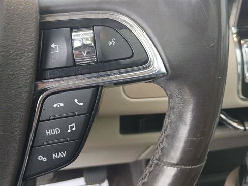 Used 2019 Lincoln Navigator Reserve image 14