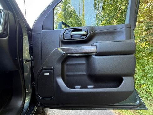 Used 2020 Chevrolet Silverado 2500 LTZ w/ LTZ Premium Package image 36