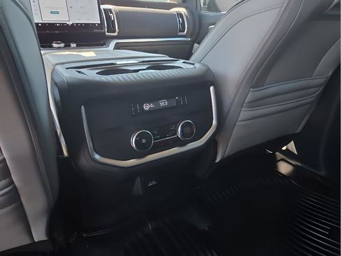 Used 2025 Ford Expedition Platinum w/ Platinum Ultimate Package AWD/4WD image 14