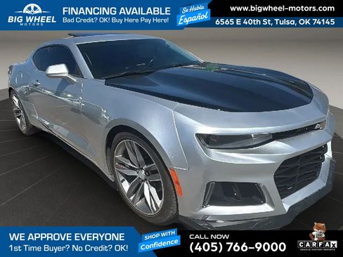 Used 2018 Chevrolet Camaro LT w/ RS Package RWD image 3