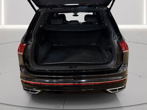 Used 2022 Volkswagen Tiguan SEL R-Line image 16