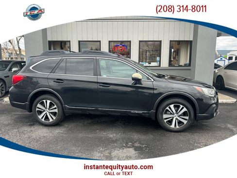 Used 2018 Subaru Outback 2.5i Limited image 1