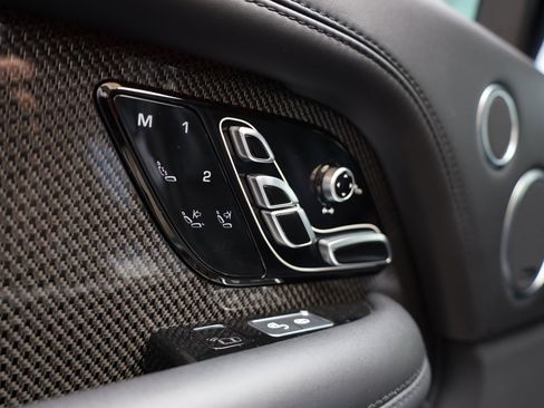 Used 2020 Land Rover Range Rover SV Autobiography Dynamic image 26