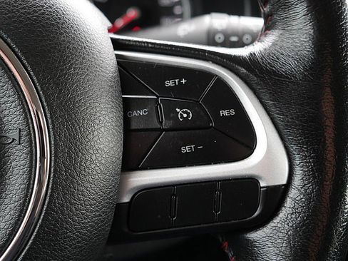 Used 2018 Jeep Renegade Trailhawk w/ Cold Weather Group II image 30