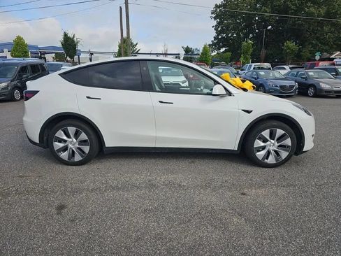 Used 2023 Tesla Model Y Long Range AWD/4WD image 4