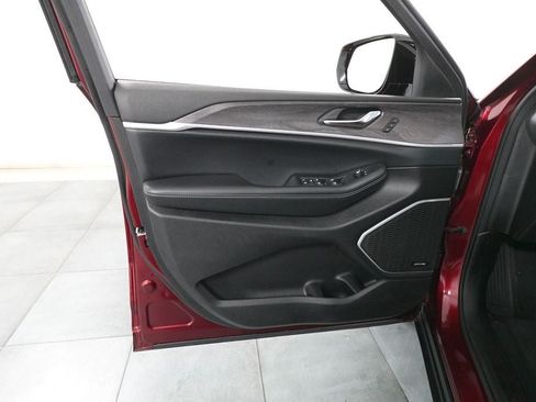 Used 2024 Jeep Grand Cherokee Limited 4xe AWD/4WD image 19
