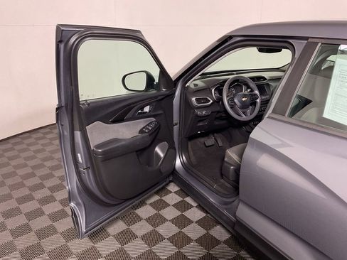 Used 2021 Chevrolet TrailBlazer LS image 17