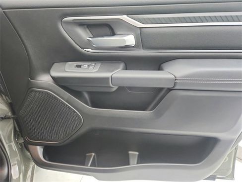 New 2026 RAM 1500 4x4 Crew Cab image 36