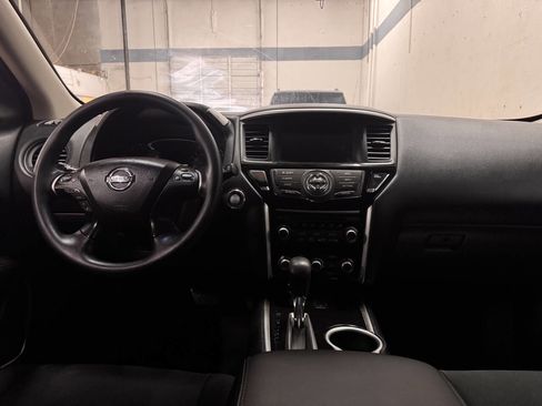 Used 2020 Nissan Pathfinder S image 14