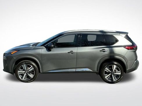 Used 2023 Nissan Rogue SL image 3