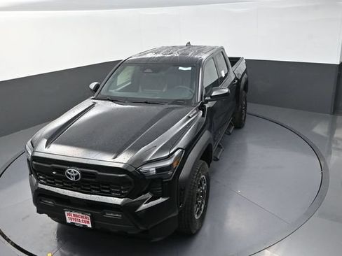 Used 2025 Toyota Tacoma TRD Off-Road AWD/4WD image 14