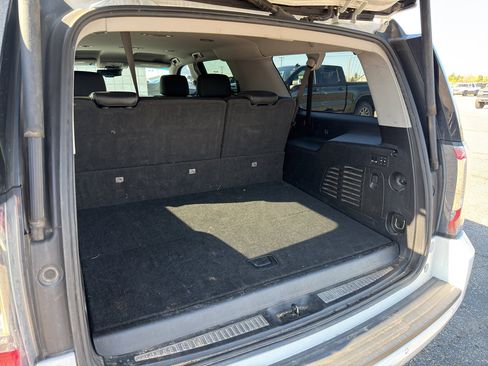 Certified 2019 GMC Yukon XL SLT AWD/4WD image 10