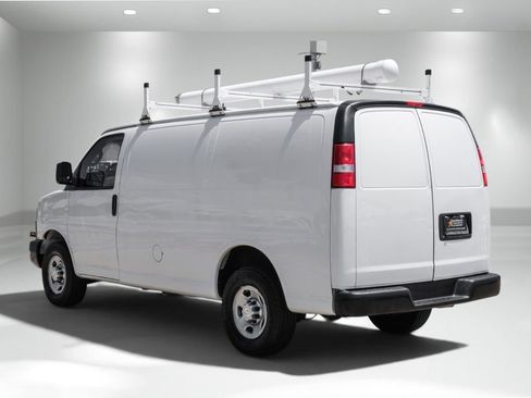 Used 2019 Chevrolet Express 3500 w/ Driver Convenience Package RWD image 8