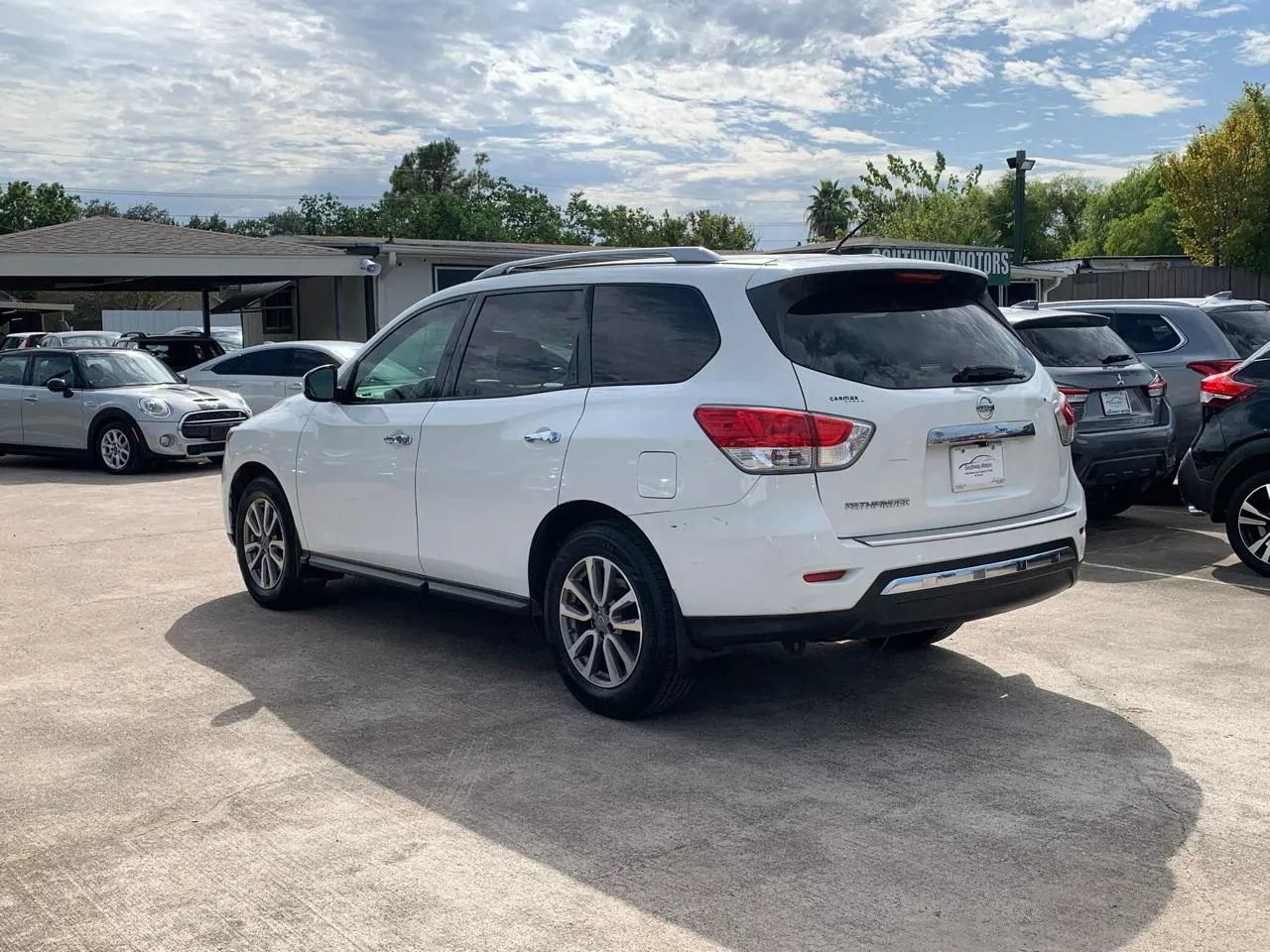 Used 2015 Nissan Pathfinder S FWD image 5