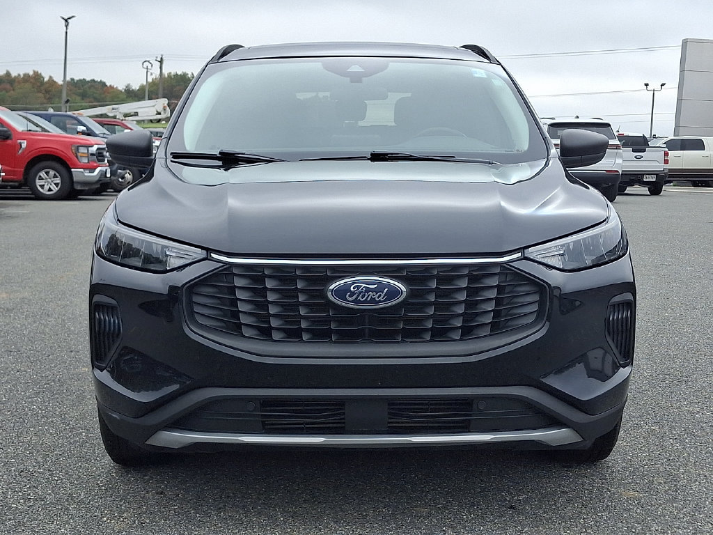 Used 2023 Ford Escape Active AWD/4WD image 2