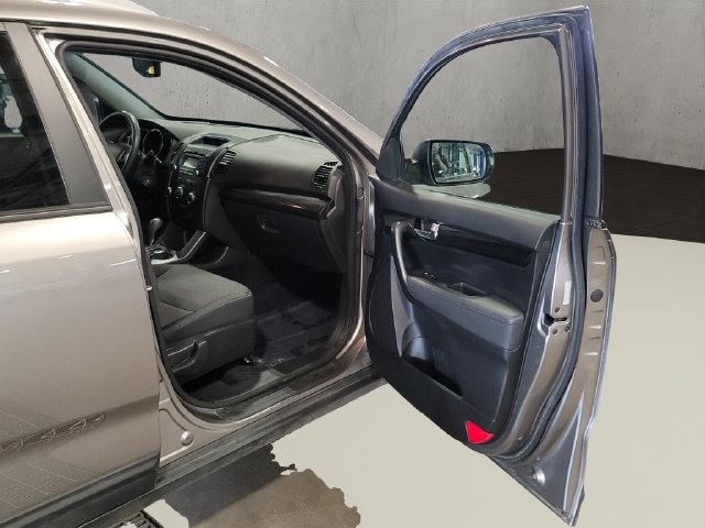 Used 2011 Kia Sorento LX w/ Convenience Pkg AWD/4WD image 16