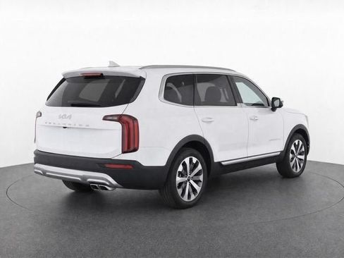 Used 2022 Kia Telluride EX w/ EX Premium Package FWD image 3