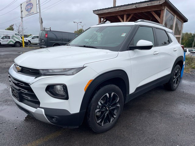 Used 2023 Chevrolet TrailBlazer LT w/ Convenience Package AWD/4WD image 3