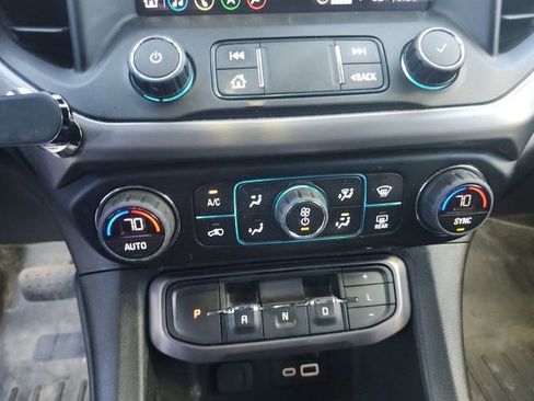 Used 2022 GMC Acadia AT4 w/ Technology Package AWD/4WD image 27