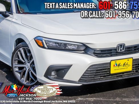 Used 2023 Honda Civic Touring image 3