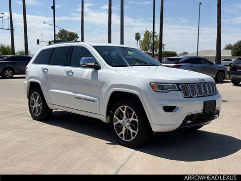 Used 2020 Jeep Grand Cherokee Overland AWD/4WD image 8