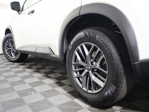 Used 2022 Nissan Rogue S AWD/4WD image 13