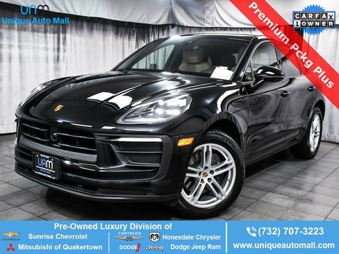 Used 2025 Porsche Macan image 1
