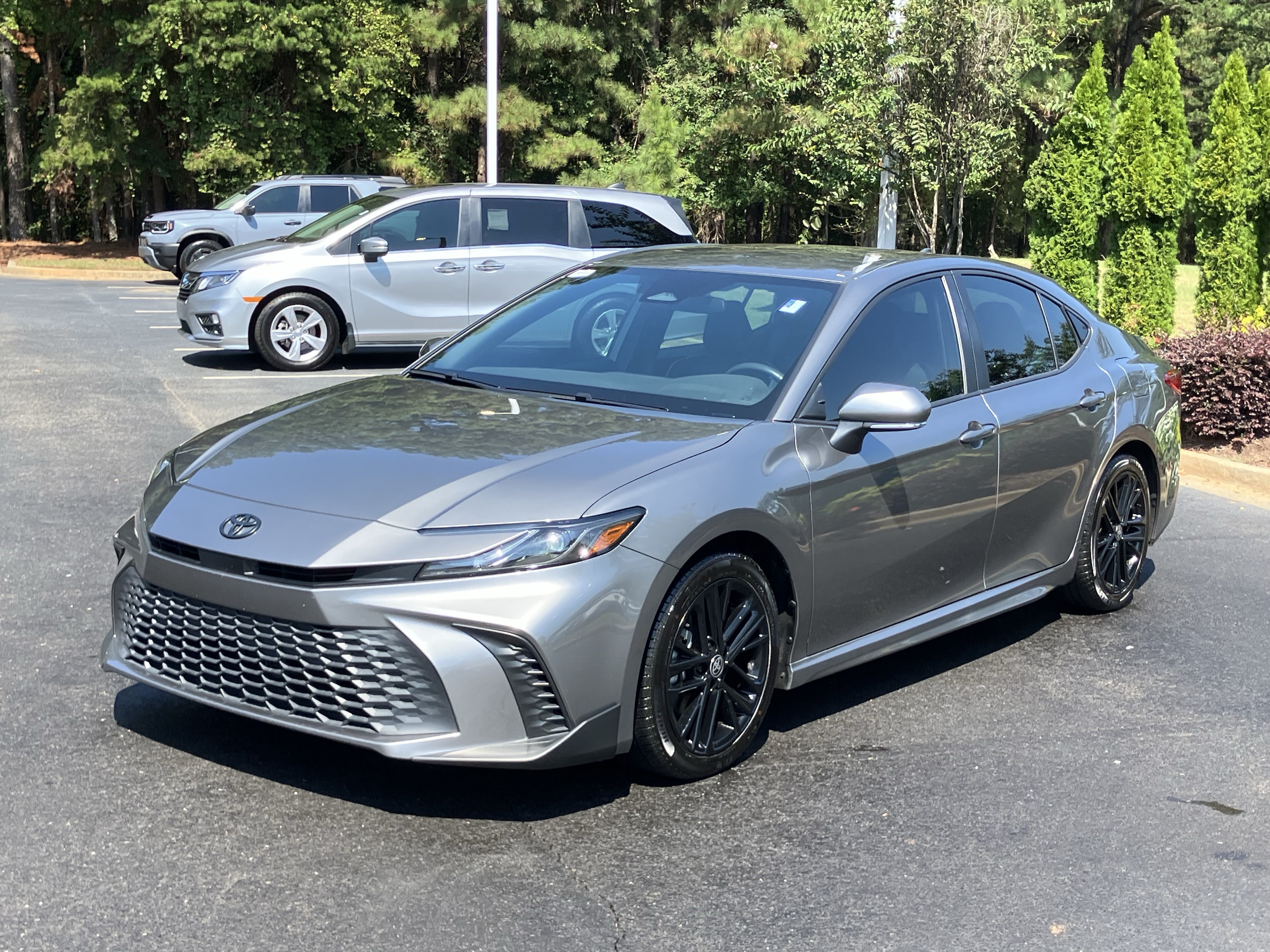 Used 2025 Toyota Camry SE FWD image 6